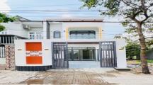 800 Triệu vào ở ngay, Nhà vừa xây hoàn thiện,Đối Diện Chợ Thạnh Phú