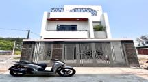 nhà lầu xây mới ngay cuối đường Đồng Khởi