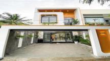 NHÀ 2 LẦU XÂY MỚI SỔ RIÊNG GIÁ CHỈ 2TY SANG TÊN NGAY TRUNG TÂM