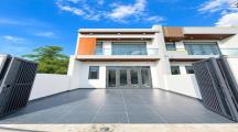 HẠ GIÁ SÂU 300 TRIỆU CHO NHÀ LẦU HOÀN THIỆN TỌA LẠC NGAY TRUNG TÂM PHƯ